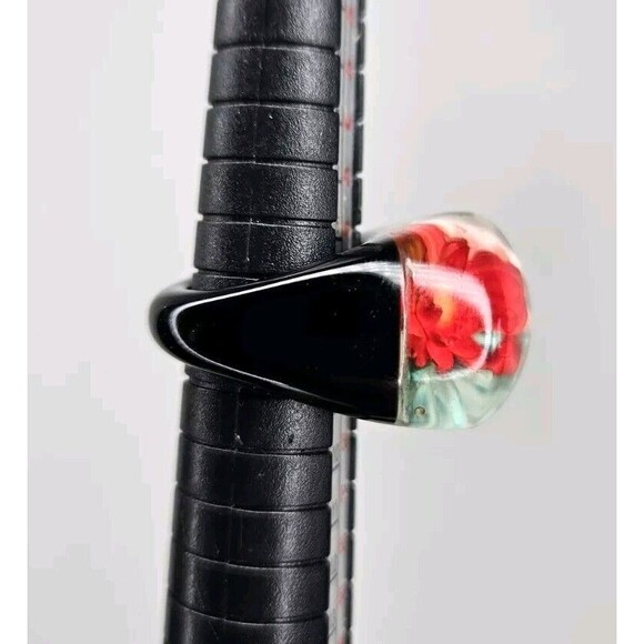 Vtg Lucite Resin Dome Bubble Black Ring /Dried Flowers BOHO Blue Red Pink Sz 4.5 - Picture 6 of 9